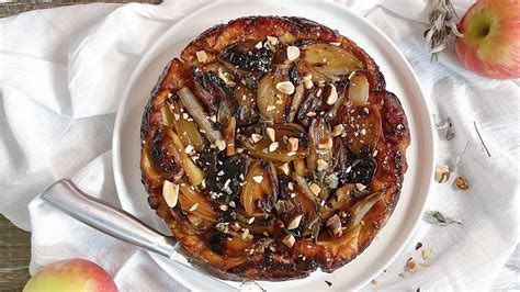  Tarte Tatin: Pyszne połączenie chrupiącego ciasta i aromatycznych, karmelizowanych jabłek!